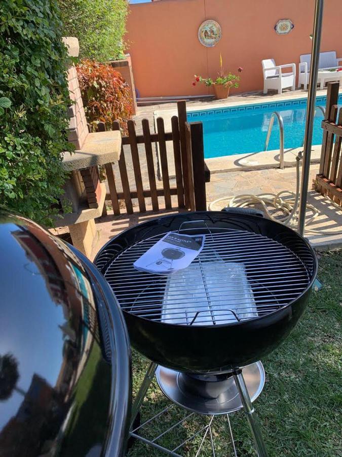 Con Piscina A 50 M De La Playa . Vakantiehuis *
