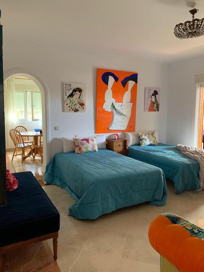 Con Piscina A 50 M De La Playa . Vakantiehuis