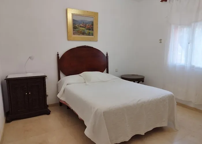 Chalet Con Piscina A 50 M De La Playa .