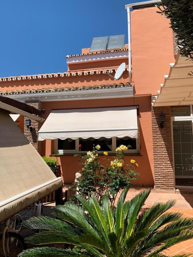 Chalet Con Piscina A 50 M De La Playa .